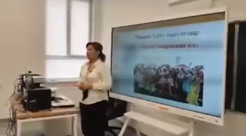«Біртұтас тәрбие» бағдарламасы аясында 9 «Ә» сынып білім алушылары мен «Бірлігі күшті ел озады» тақырыбында тәрбие сағаты жүргізілді