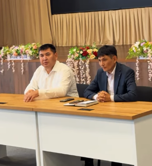 📌 Мектепішілік құқықтық кеңес өткізілді 10–11 сынып оқушылары арасында кәмелетке толмағандардың құқық бұзушылықтарының, қадағалаусыз қалуының алдын алу мақсатында құқықтық кеңес ұйымдастырылды.